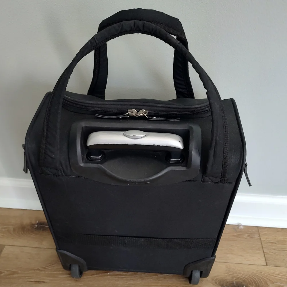 Ricardo Beverly Hills Black Carry-on Under Seat Roller Bag Black